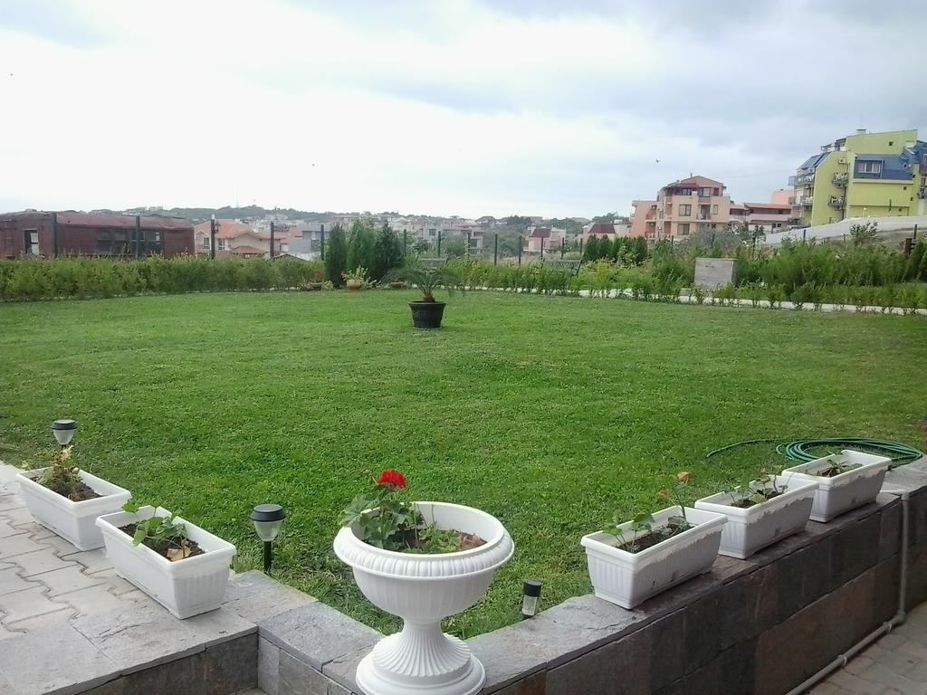 Apartments In Sunny Hill 3 Guest House Sozopol Bagian luar foto